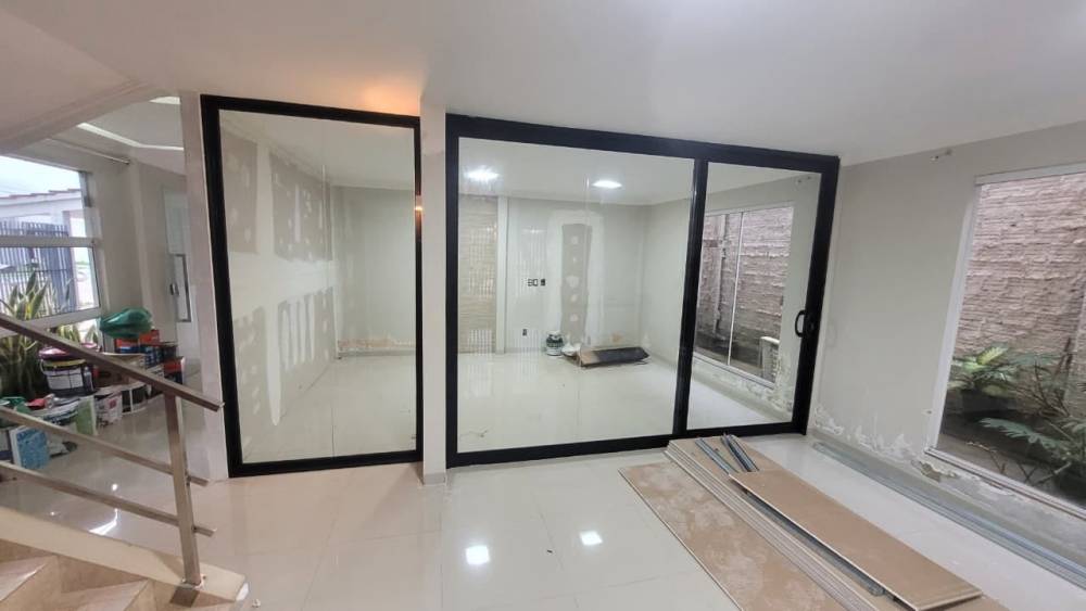 Galeria VIDRAÇARIA CENTRAL
